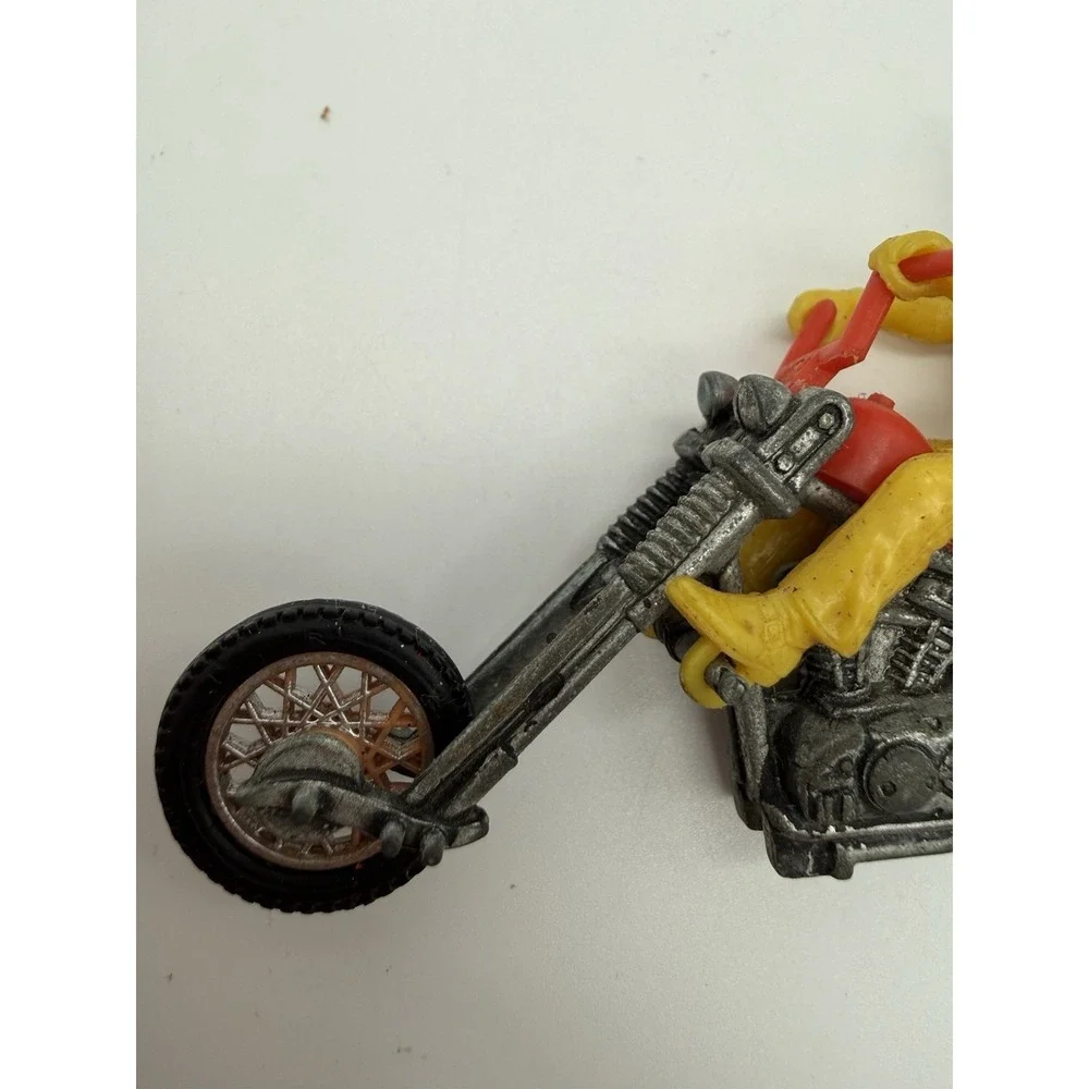Hot Wheels Rrrumblers Mean Machine‎ Red/ Black W/ Yellow Rider w/Hat 1971